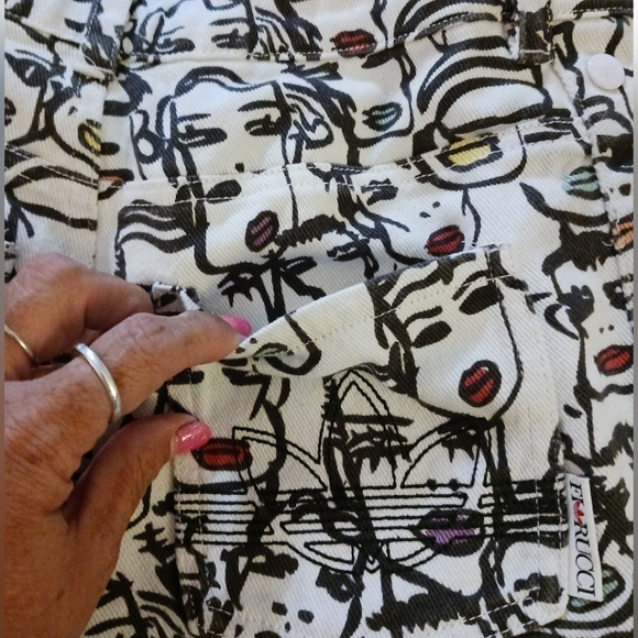 ADIDAS ORIGINAL FIORUCCI Shorts.  Womens.  Size Medium. - Picture 6 of 14